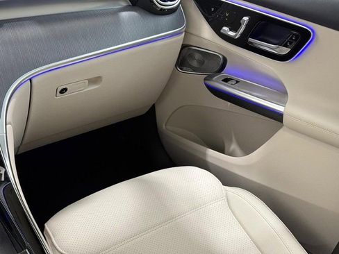 New 2026 Mercedes-Benz GLC 300 GLC 300 image 9