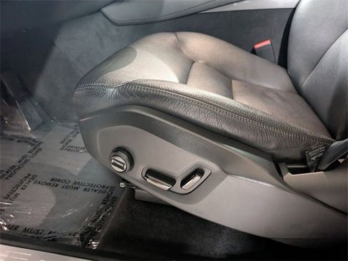 Certified 2022 Volvo XC90 T6 Momentum w/ Climate Package image 16