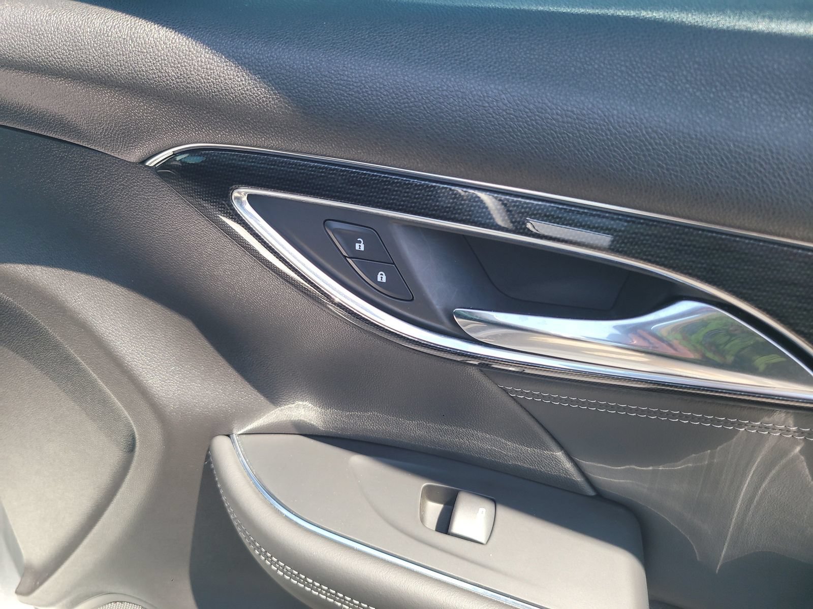 Used 2023 Buick Envision Essence FWD image 30