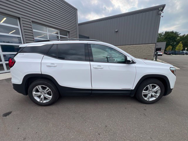 Used 2020 GMC Terrain SLE w/ Driver Convenience Package FWD image 4