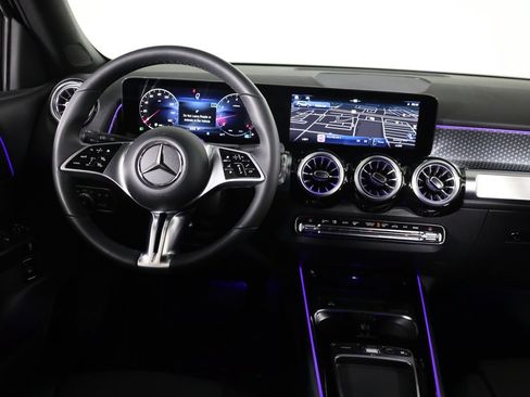Certified 2025 Mercedes-Benz GLB 250 4MATIC image 47