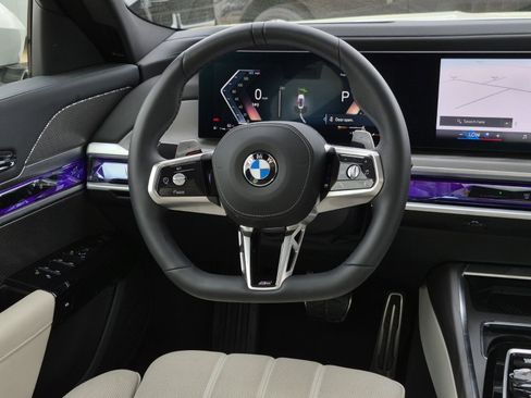 Certified 2025 BMW 760i xDrive w/ Luxury Rear Seating Package AWD/4WD image 31
