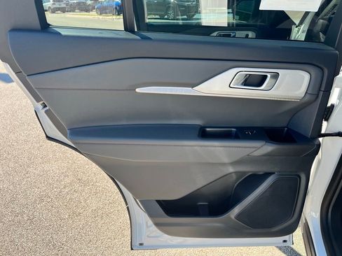 New 2026 Ford Explorer Active w/ Active Comfort Package RWD image 15