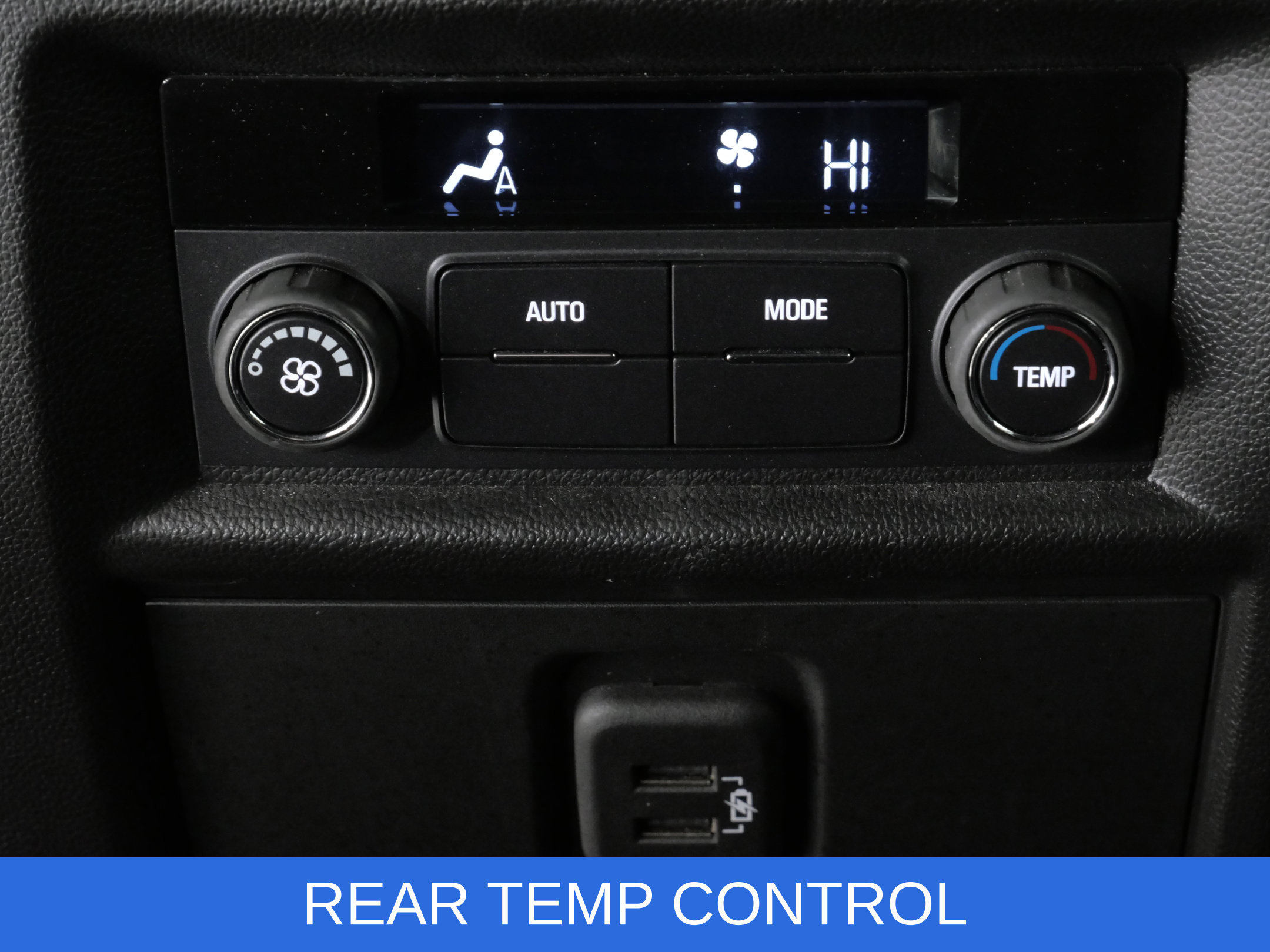 Used 2023 Chevrolet Traverse LT FWD image 26