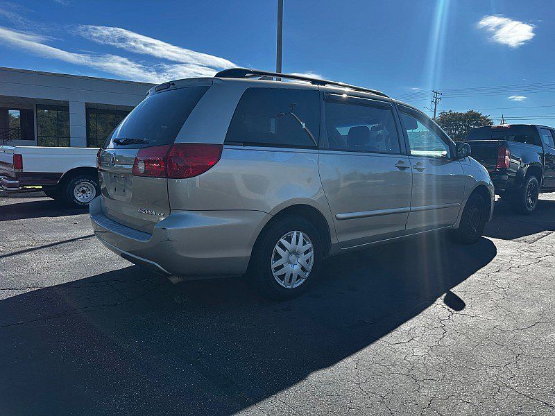 Used 2006 Toyota Sienna CE FWD image 3