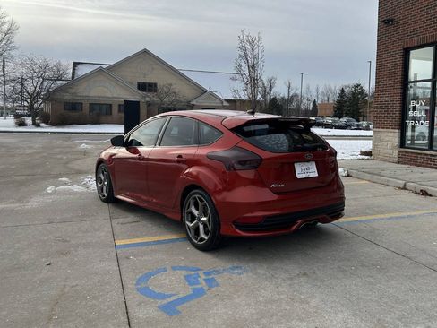 Used 2018 Ford Focus ST w/ Equipment Group 401A image 9