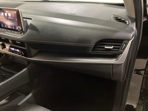 Used 2024 Nissan Rogue SV image 22