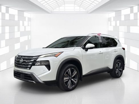 Certified 2024 Nissan Rogue SL FWD image 3
