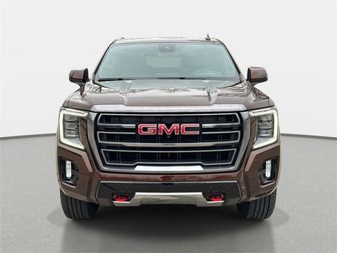 Used 2023 GMC Yukon AT4 w/ Technology Package image 8