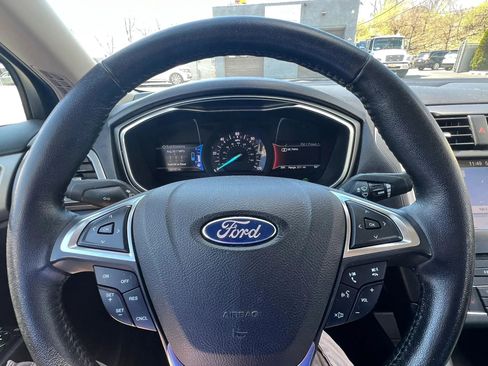 Used 2017 Ford Fusion Energi SE image 18