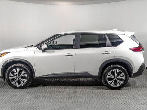 Used 2022 Nissan Rogue SV FWD image 3