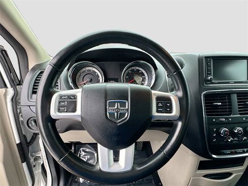 Used 2017 Dodge Grand Caravan SE w/ Power Window Group image 10