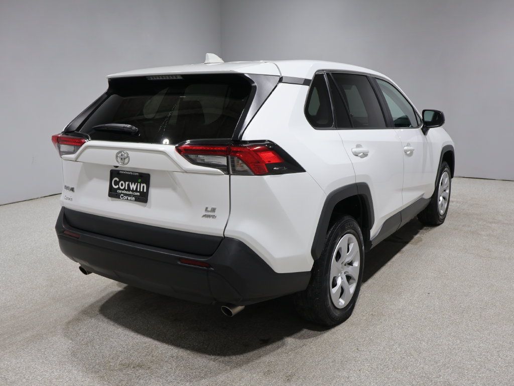 Used 2025 Toyota RAV4 LE AWD/4WD image 2