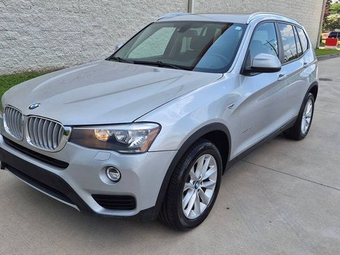 Used 2016 BMW X3 xDrive28i AWD/4WD image 3