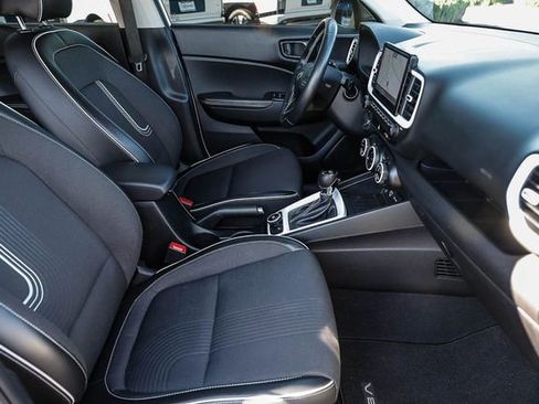 Certified 2023 Hyundai Venue Limited image 19