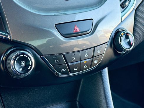 Used 2017 Chevrolet Cruze LT w/ RS Package FWD image 10