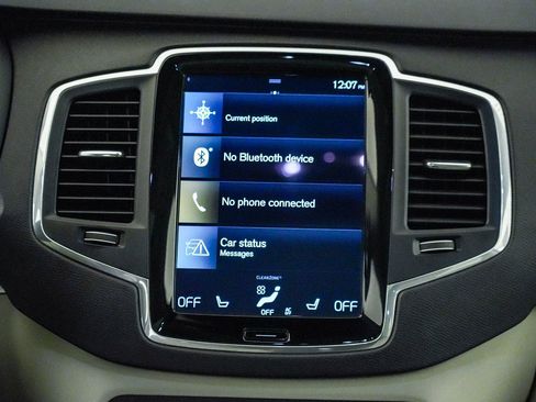 Used 2020 Volvo XC90 T5 Momentum w/ Protection Package Premier AWD/4WD image 15