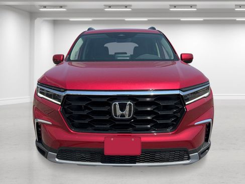 New 2025 Honda Pilot Touring image 8
