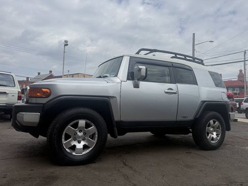 Used 2007 Toyota FJ Cruiser 4WD w/ Upgrade Pkg 2 image 8