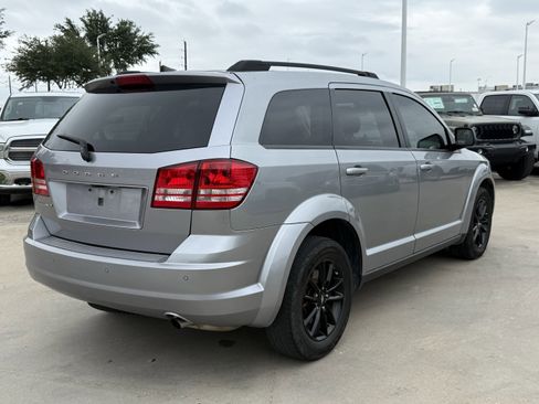 Used 2020 Dodge Journey SE w/ SE Popular Equipment Group FWD image 5