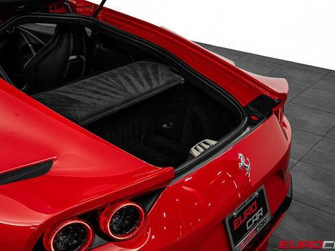 Used 2021 Ferrari 812 Superfast RWD image 21