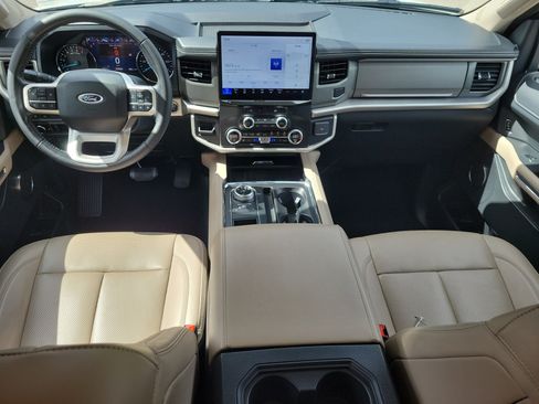 Used 2024 Ford Expedition XLT RWD image 14