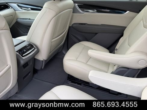 Used 2024 Cadillac XT6 Premium Luxury w/ Technology Package FWD image 17