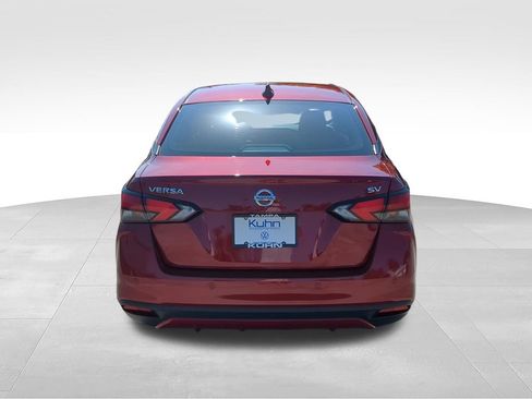 Used 2021 Nissan Versa SV FWD image 4