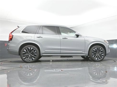 New 2026 Volvo XC90 B6 Ultra image 45