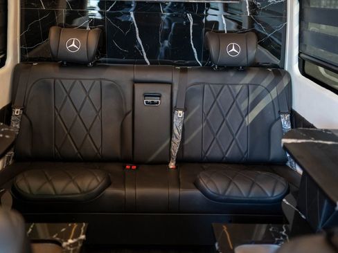 Used 2024 Mercedes-Benz Sprinter 2500 image 35