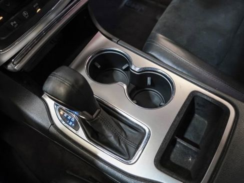 Used 2017 Jeep Grand Cherokee Altitude AWD/4WD image 28