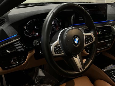 Used 2022 BMW 530i xDrive w/ M Sport Package AWD/4WD image 17