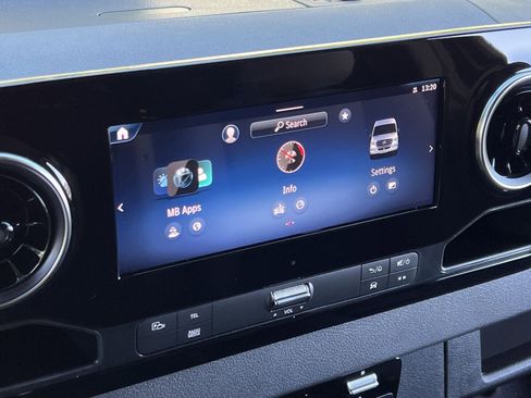 New 2025 Mercedes-Benz Sprinter 2500 image 18