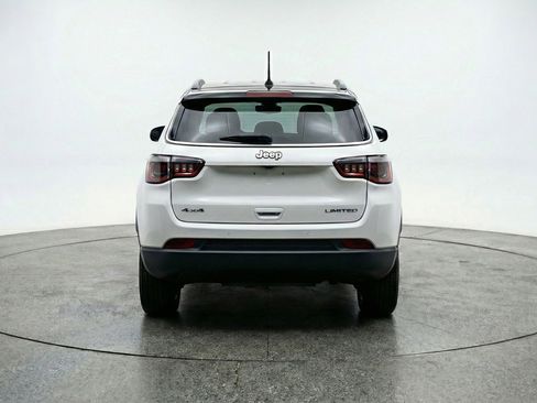 Used 2025 Jeep Compass Trailhawk AWD/4WD image 7