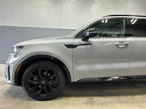 Used 2023 Kia Sorento SX FWD image 6