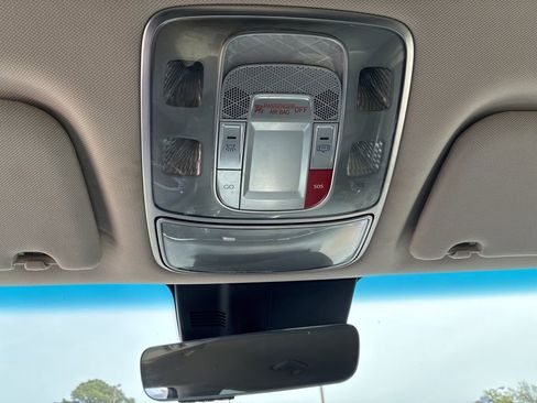 Used 2025 Genesis GV70 2.5T image 21