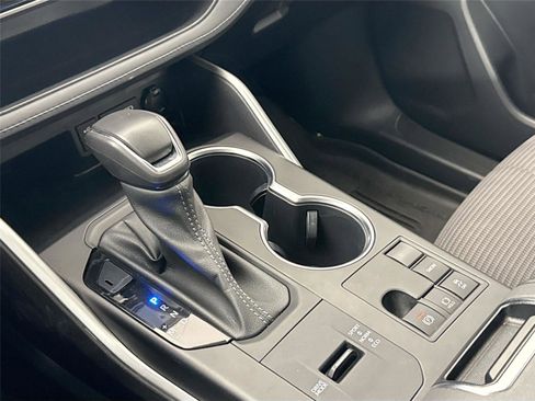 Certified 2023 Toyota Highlander LE image 27
