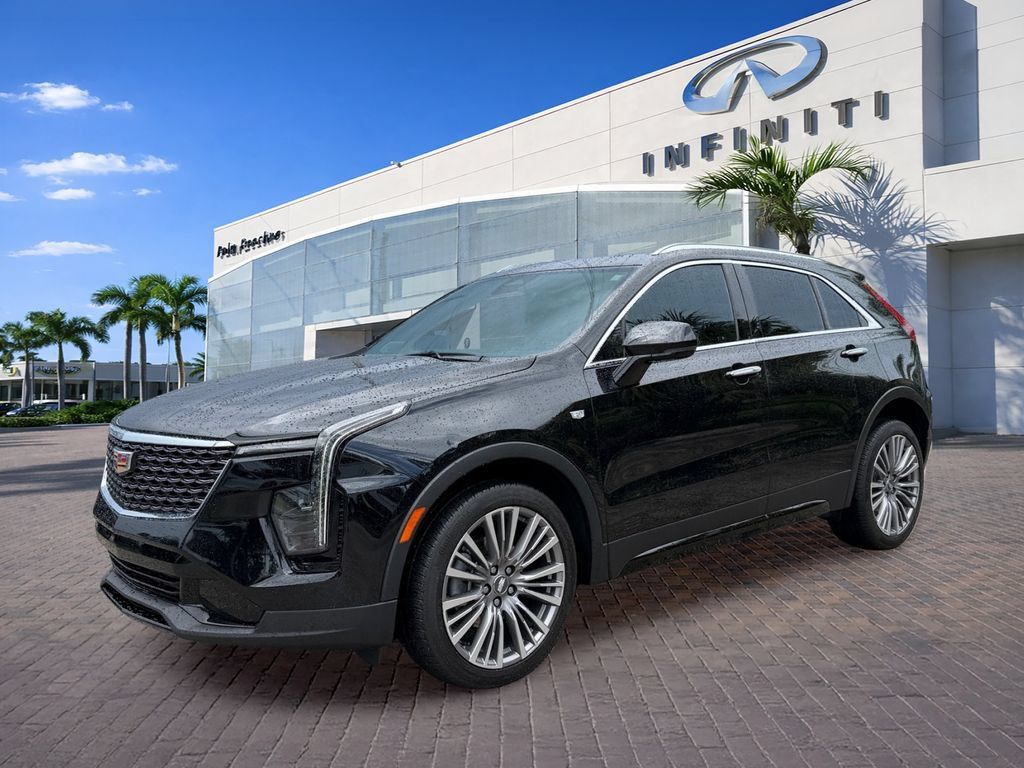 Used 2024 Cadillac XT4 Premium Luxury FWD image 3