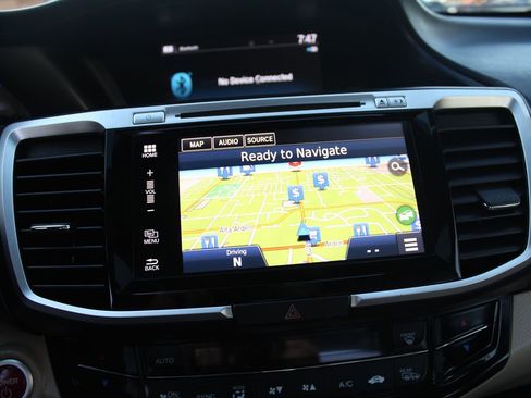 Used 2017 Honda Accord Touring image 33