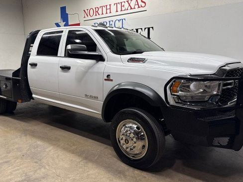 Used 2022 RAM 5500 Tradesman w/ Chrome Appearance Group AWD/4WD image 3