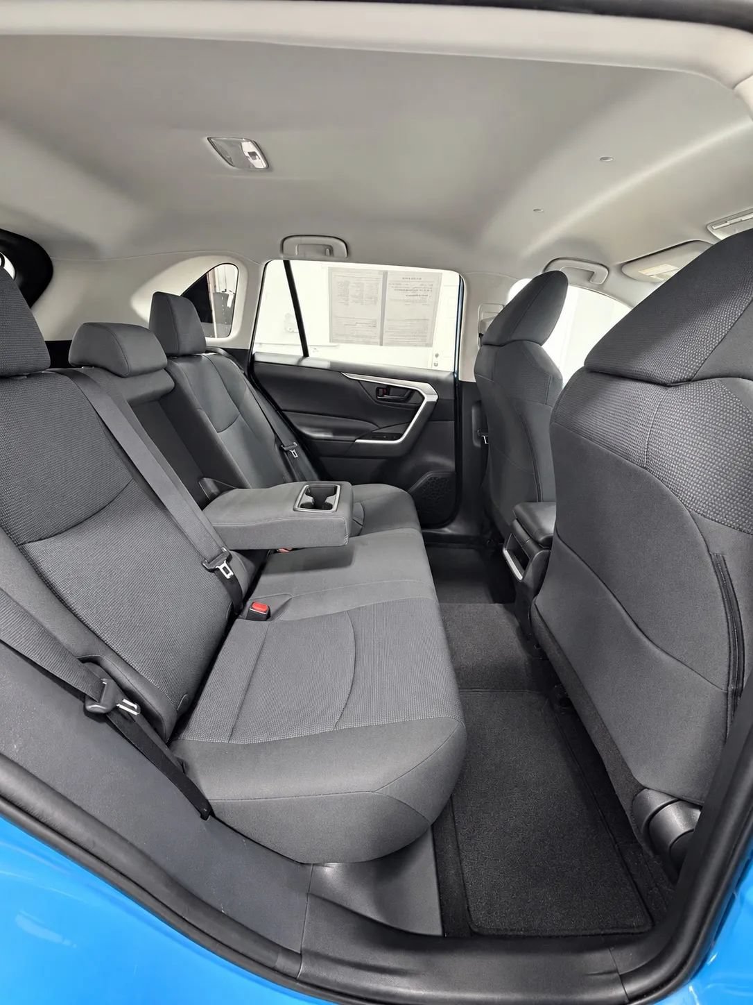 Used 2021 Toyota RAV4 LE w/ Carpet Mat Package (TMS) AWD/4WD image 29
