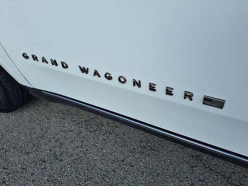Used 2022 Jeep Grand Wagoneer Series III image 7
