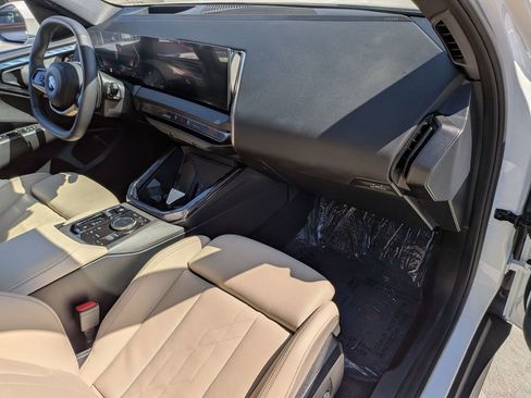 Used 2025 BMW X3 xDrive30i w/ Premium Package image 8