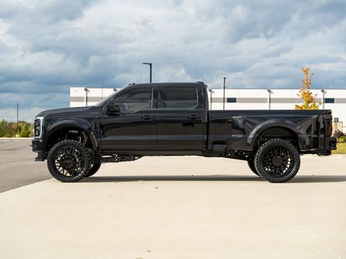 Used 2025 Ford F450 Platinum image 7