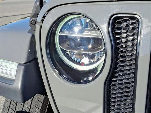 Certified 2020 Jeep Wrangler Unlimited Sahara image 9