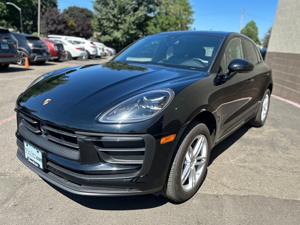 Used 2024 Porsche Macan AWD/4WD image 13