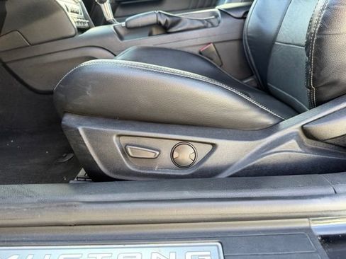 Used 2020 Ford Mustang Premium RWD image 9