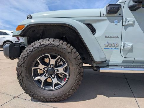Used 2023 Jeep Wrangler Unlimited Sahara w/ Cold Weather Group AWD/4WD image 11
