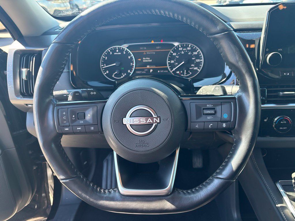 Used 2024 Nissan Pathfinder SL AWD/4WD image 12