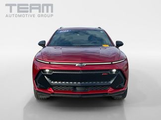 Used 2025 Chevrolet Equinox EV RS w/ LPO, Trailering Package video 2